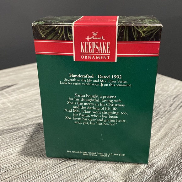 Hallmark | Mr. and Mrs. Claus: Gift Exchange (1992) - Vintage Keepsake Ornament - Picture 4 of 16